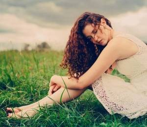 女朋友胸太小太自卑不让摸 一个女人和十三个男人的故事