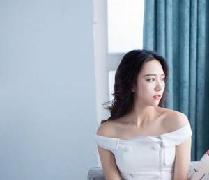 老公太凶了 他在我下面运动了一晚上