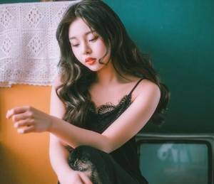 制服ol工作中尿不能忍 王爷求你别宠我