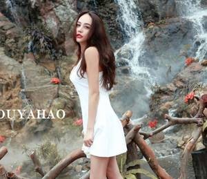 粉嫩的小奶头h知温 爸爸为我开处疼得要命