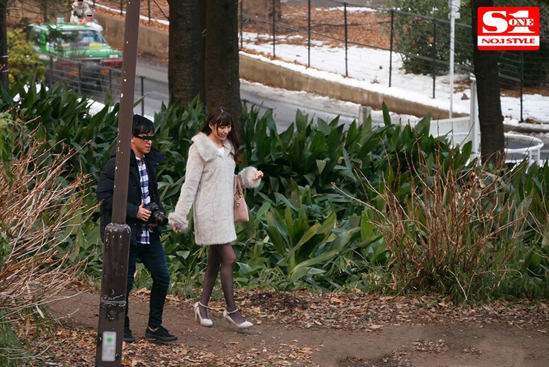 【GG扑克】SSNI-209:桥本有菜半裸身体,暧昧气氛,一切来得很自然!