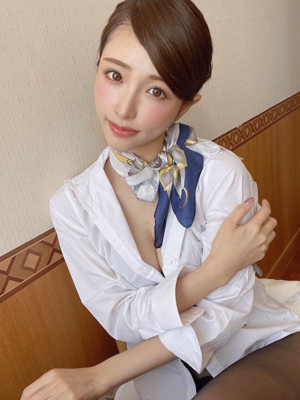 【GG扑克】FLNS-056:偶像美少女天使萌自拍做爱的画面,4P的乱交演出!