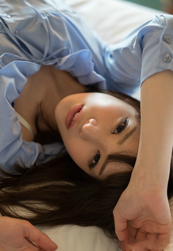 【GG扑克】ABP-773: 女神铃村爱里瞒着男友与初恋来一发回忆炮!