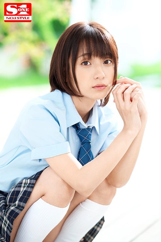 D罩杯美乳有人的表情 18岁的年轻肉体吉良铃登场