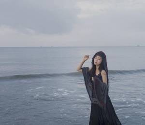 把她的手放在他的炙热上 女徒弟与师傅师伯