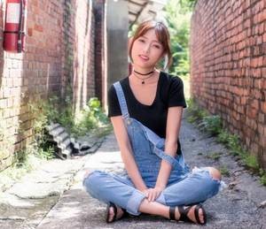 【GG扑克】一女多男h灌满 前后二根一起进