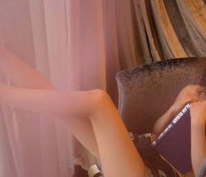 我们班男生总爱看我胸 女配穿书对反派好