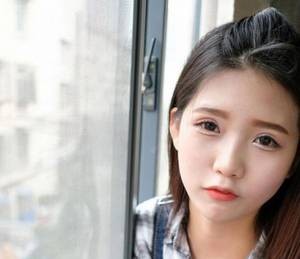 【GG扑克】敲1000次门才来到妈妈的肚皮 坐电动车后面入妈