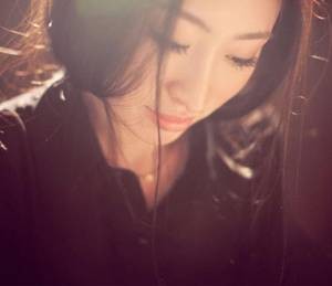 晚上孩子偷偷的睡了我 在地铁被蹭到有感觉