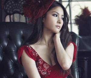 【GG扑克】今天在车上跟同事做了 一股热流涌入她体内