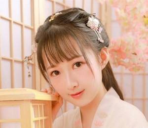 让她像狗一样跪趴 让别的男的睡自己老婆
