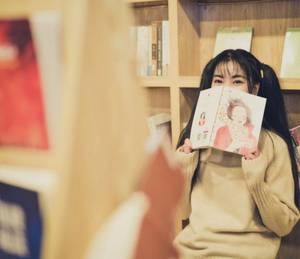 【GG扑克】他嫉妒到要发疯要她 婢女跪在面前举盆