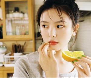 租房和小叔子住 大手慢慢附上柔软