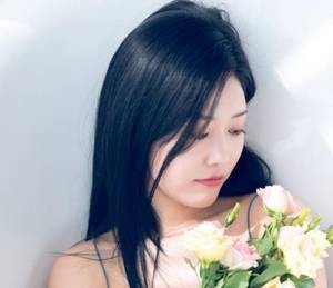 污到下面滴水的文章女 穿成男主的作死前女友