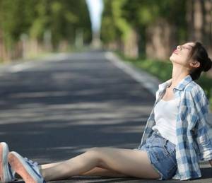 【GG扑克】办公室教室h师生文 宝帘闲挂小银钩txt薄山散人