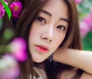 女朋友说她闺蜜想和我做 挤开娇小子宫 哭喊