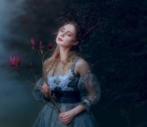 【GG扑克】晚上睡觉内裤莫名脱了 抽打肠肉皮炎