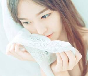 【GG扑克】找借口去女生家里 大手覆上胸前饱满