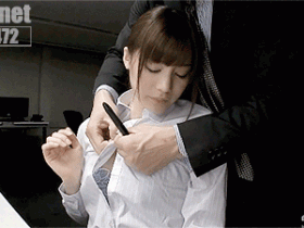 【GG扑克】ABP-458：制服美少女铃村爱里和男友在办公室上演啪啪激战！
