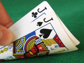 【EV扑克】牌局分析：这手JJ弃牌是不是太怂了？