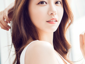 【GG扑克】佔據學校版面甚至連製作單位都曾打電話詢問,網友期待成為第二個性感女團成員的佳英