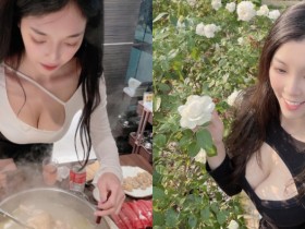 【GG扑克】上帝視角唯一正解!「羅莉 Rolly」超敬業 業配美食必爆乳合照