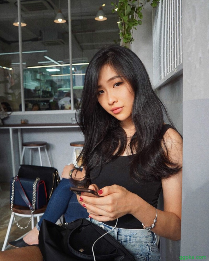 【GG扑克】大长腿正妹Andrea Tan 空姐女神甜美笑容迷人