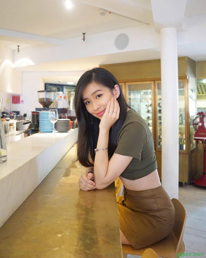 【GG扑克】大长腿正妹Andrea Tan 空姐女神甜美笑容迷人