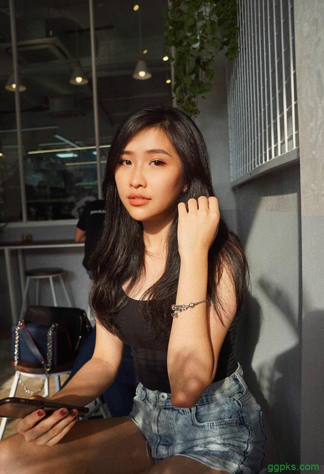 【GG扑克】大长腿正妹Andrea Tan 空姐女神甜美笑容迷人