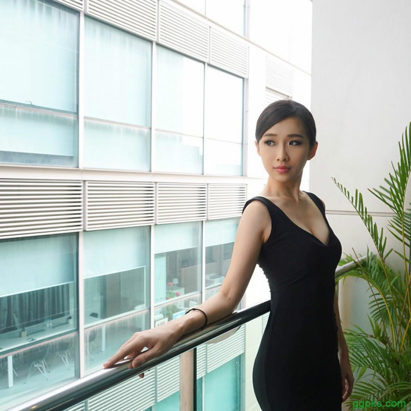 【GG扑克】大长腿正妹Andrea Tan 空姐女神甜美笑容迷人