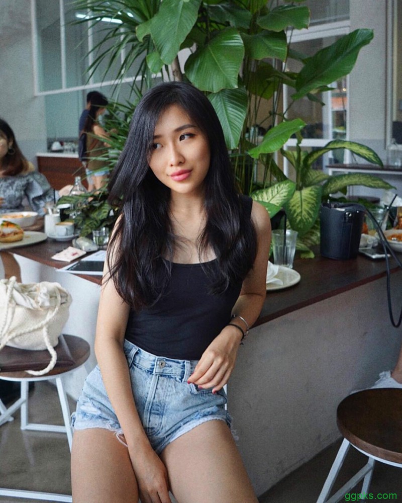 【GG扑克】大长腿正妹Andrea Tan 空姐女神甜美笑容迷人