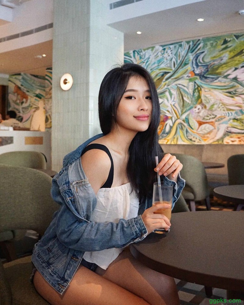 【GG扑克】大长腿正妹Andrea Tan 空姐女神甜美笑容迷人