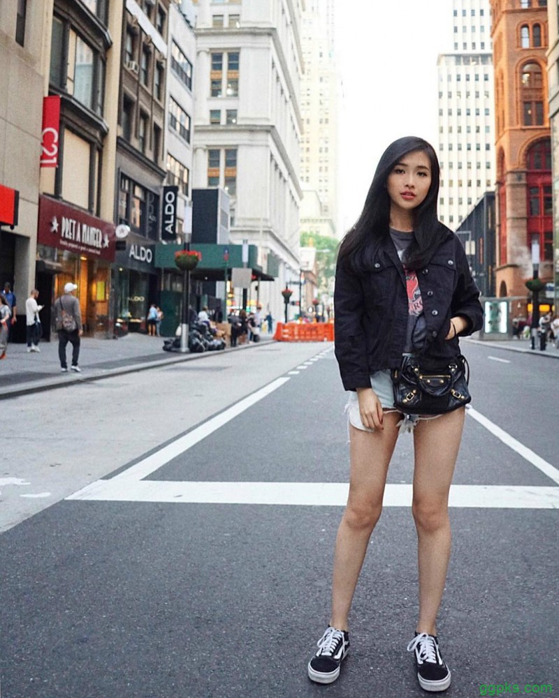 【GG扑克】大长腿正妹Andrea Tan 空姐女神甜美笑容迷人