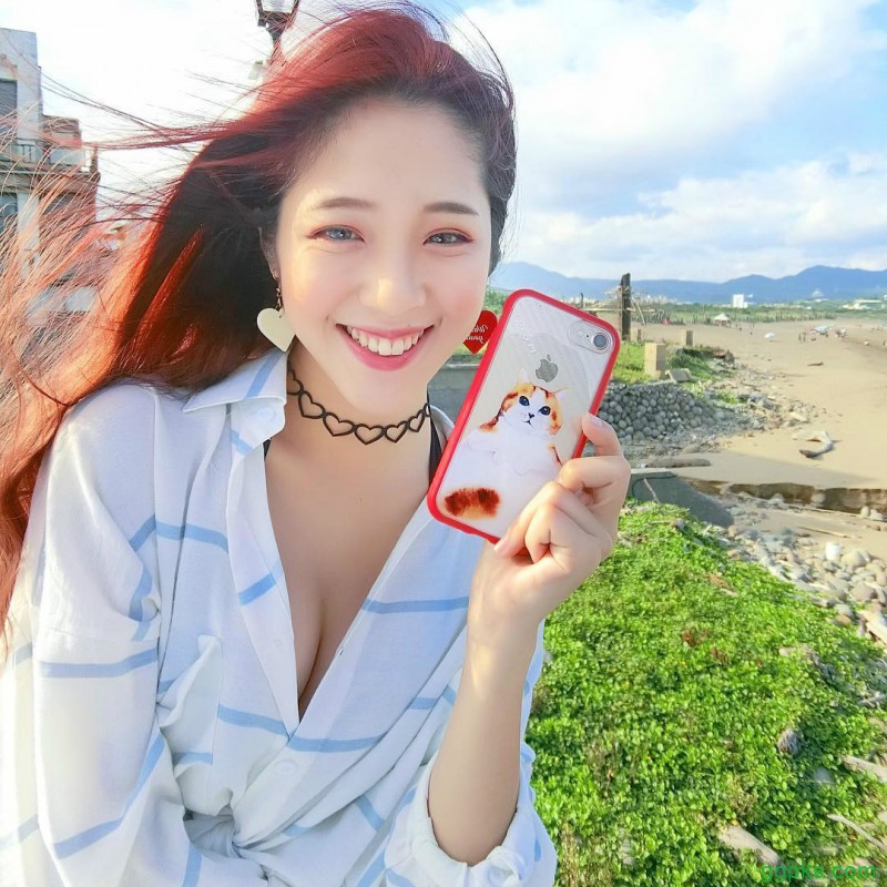 台湾比基尼正妹陈芷均 极品美女甜美笑容治愈心情