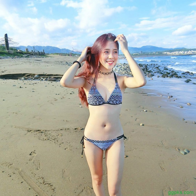 台湾比基尼正妹陈芷均 极品美女甜美笑容治愈心情