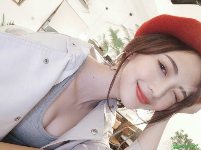 【GG扑克】台湾模特正妹Vava Lai 气质美女逆天大长腿性感迷人