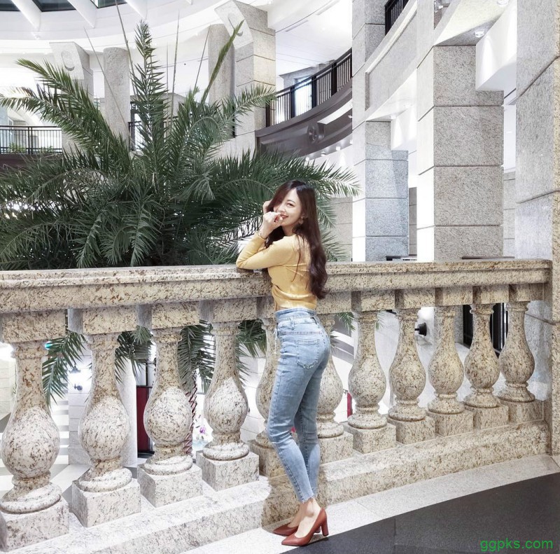 【GG扑克】台湾模特正妹Vava Lai 气质美女逆天大长腿性感迷人