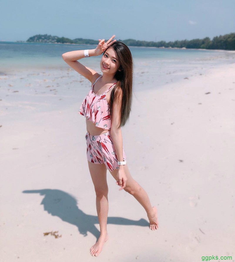 【GG扑克】甜美长发美女玲儿 小鸟依人般娇躯令人一秒爱上