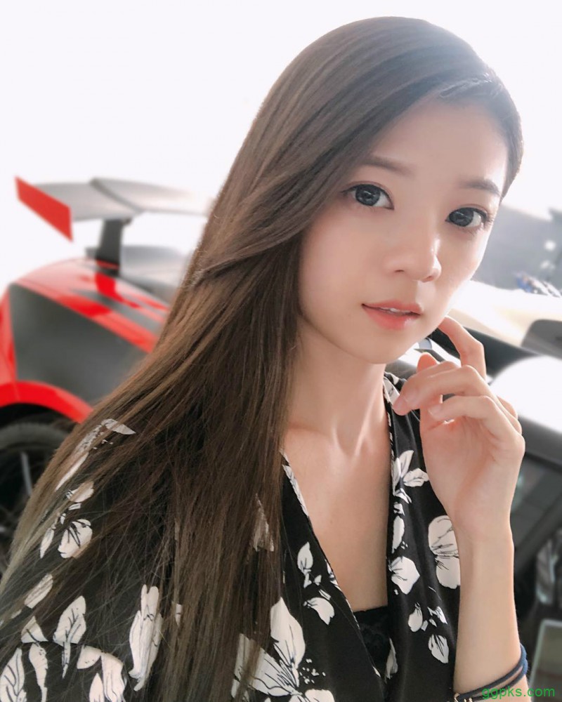 【GG扑克】甜美长发美女玲儿 小鸟依人般娇躯令人一秒爱上