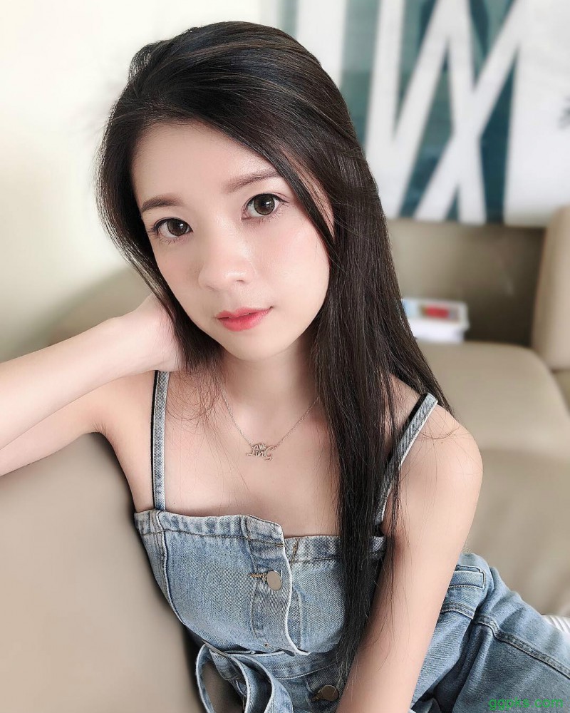 【GG扑克】甜美长发美女玲儿 小鸟依人般娇躯令人一秒爱上