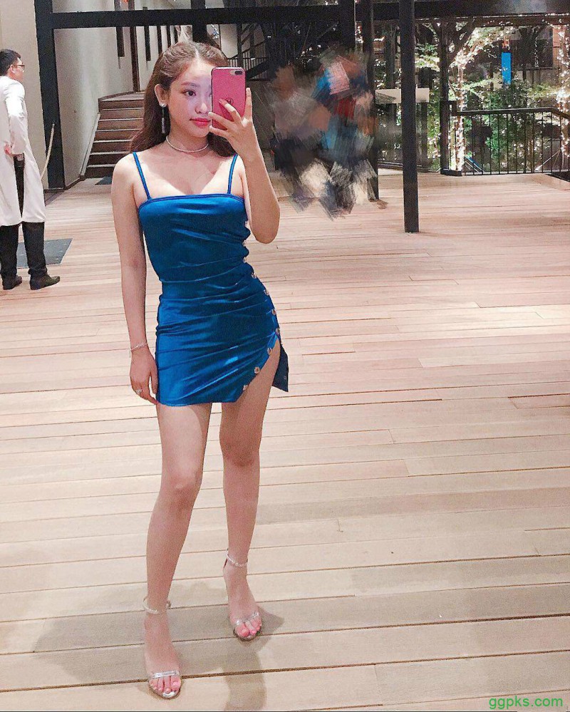 越南美女老板娘Thuy Vi 性感S曲线辣到不行