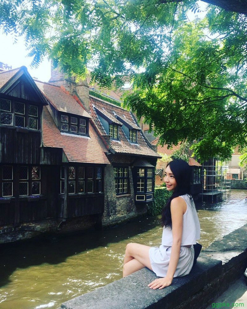 【GG扑克】性感空姐Athena Lin大解放 豪乳波涛汹涌成最美风景