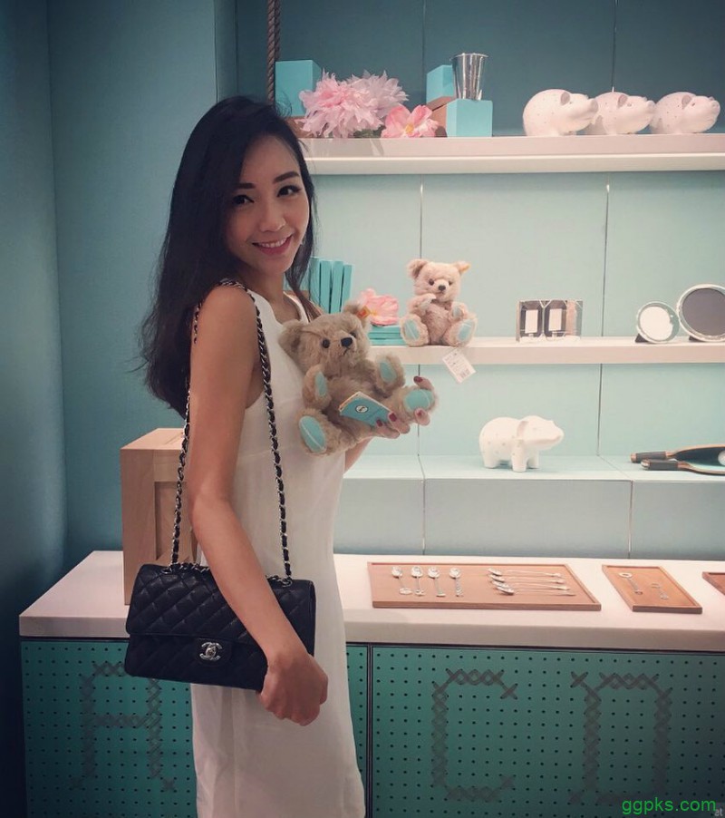 【GG扑克】性感空姐Athena Lin大解放 豪乳波涛汹涌成最美风景