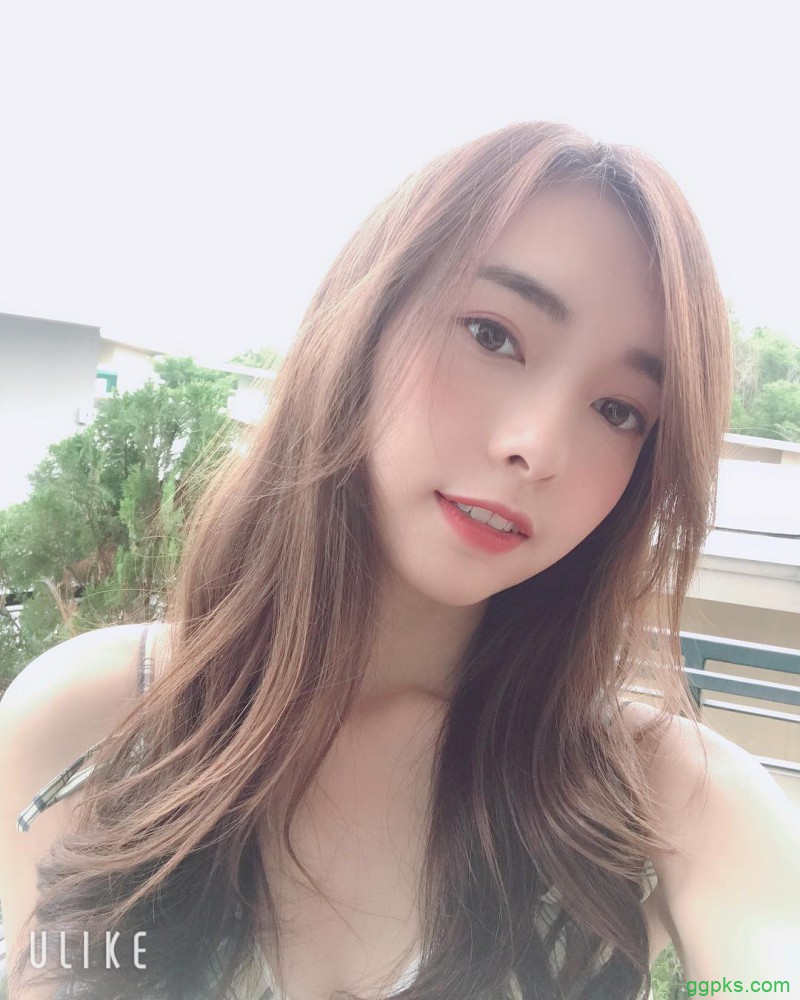 性感辣妹郑意文Stephy 比基尼秀深沟解禁巨乳