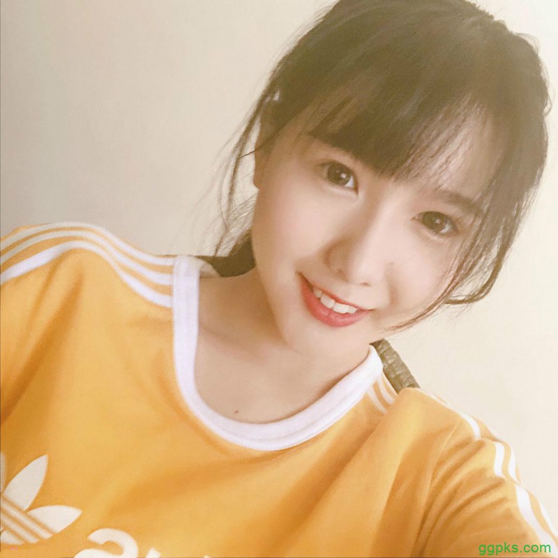 【GG扑克】台湾巨乳内衣美女心缘结衣 蕾丝内衣秀性感身材辣翻网友