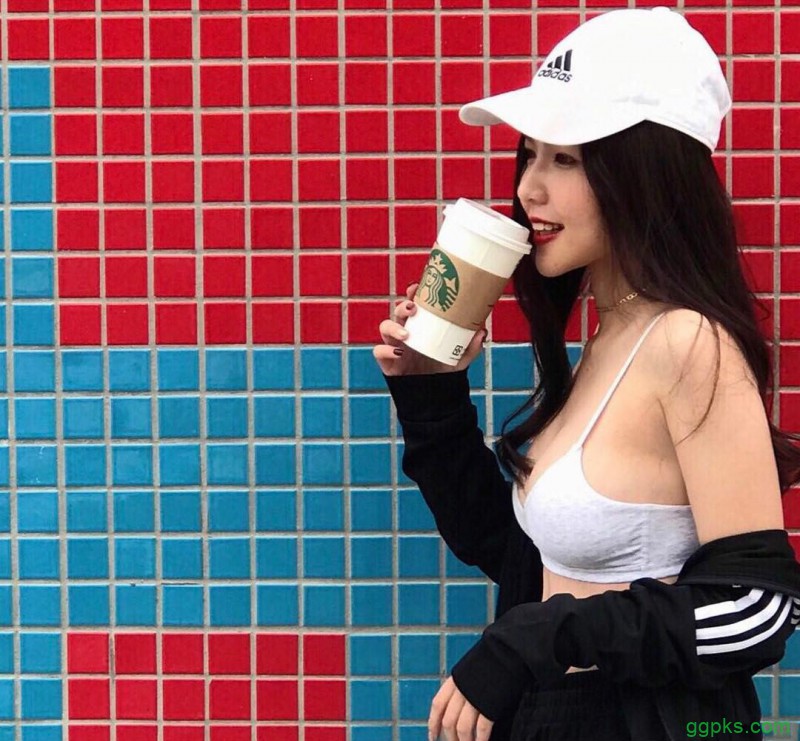 【GG扑克】台湾巨乳内衣美女心缘结衣 蕾丝内衣秀性感身材辣翻网友