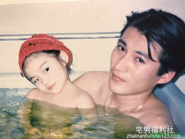 【GG扑克】这基因不科学啊!暗黑潮流女神「明日花キララ」帅气雅痞老爸照曝光完全是杰尼斯等级