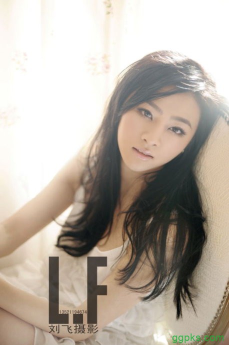 两男的互摸的故事_男生摸硬了的故事