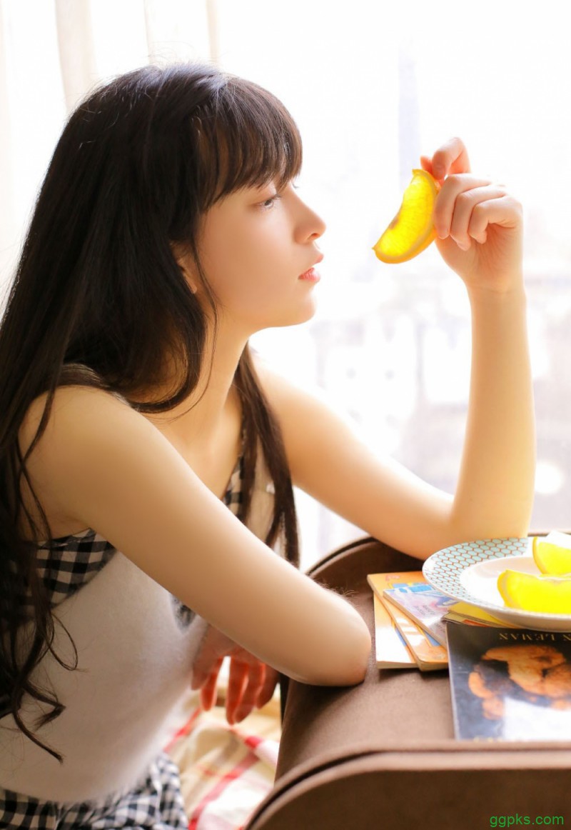 拥挤的公共车校花进入_口述我被你摸出水