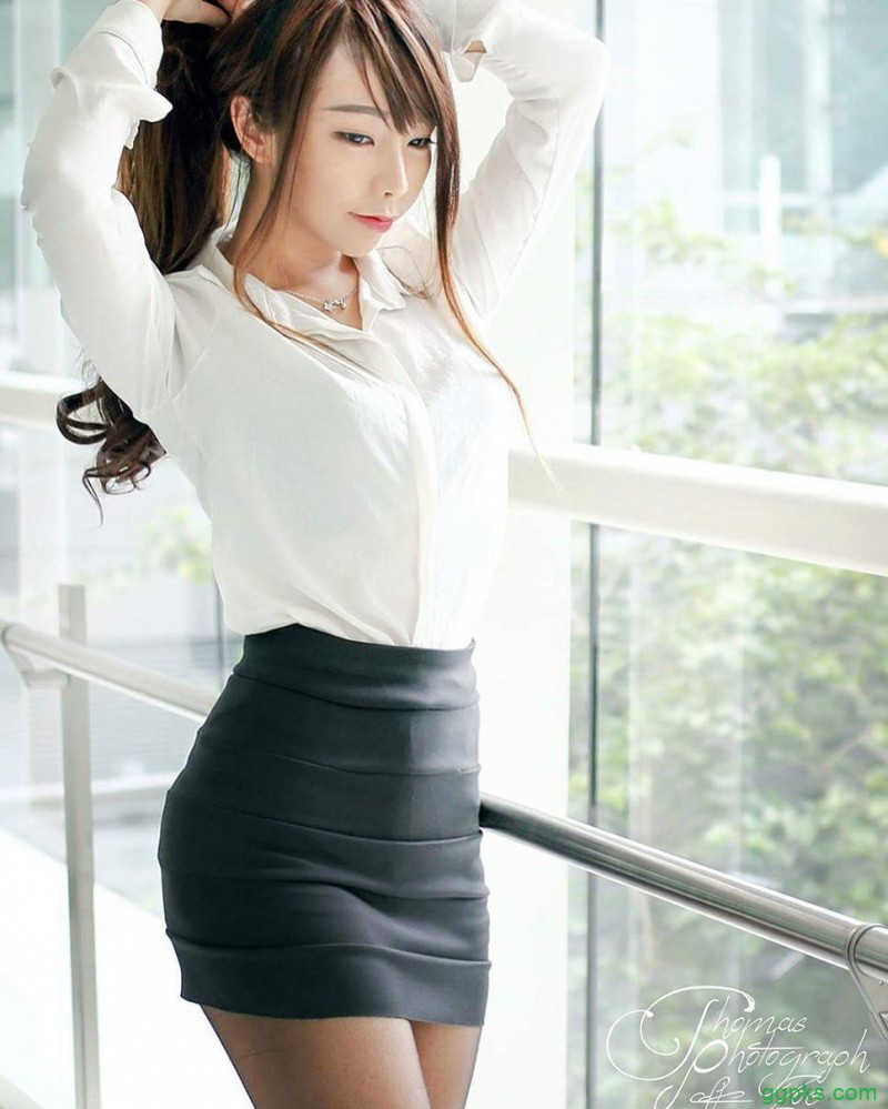 【GG扑克】肉吻是什么_他越吻越深